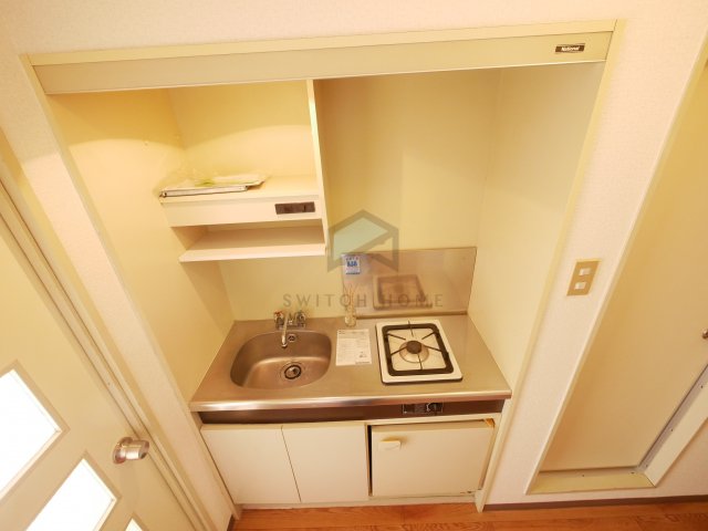 キッチン　コンパクトなキッチンで掃除もラクラク