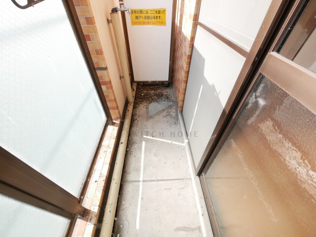 バルコニー　外からの目が気にならないバルコニーで洗濯物が干せます