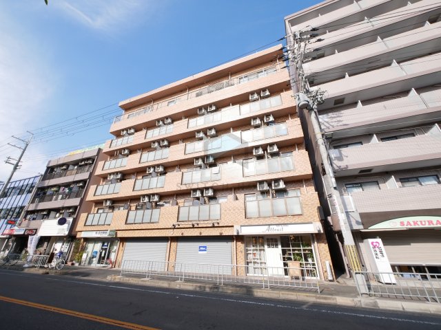 建物外観　外観は落ち着いています