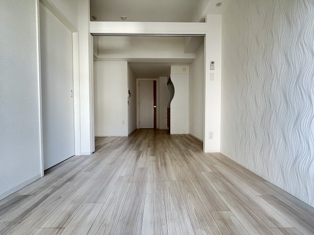 その他部屋・スペース　開放的な寝室です