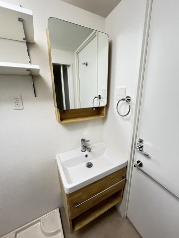 洗面設備　コンパクトで使いやすい洗面所