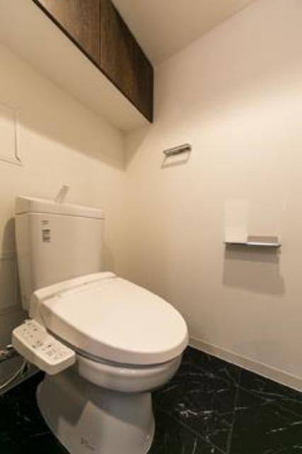 トイレ　※写真は同タイプ住戸です。