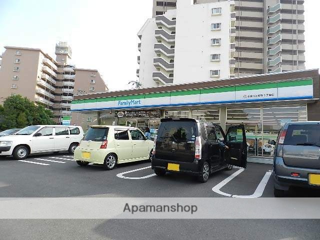 コンビニ　ファミリーマート小倉北三萩野１丁目店（コンビニ）まで127m