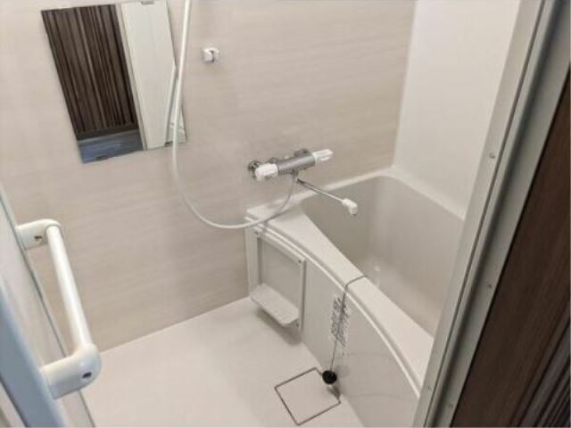 バス・シャワールーム　バス