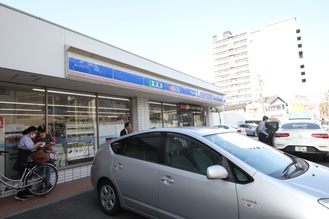 コンビニ　ローソン　錦通東桜店（コンビニ）まで300m