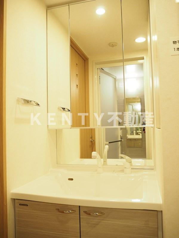 洗面設備　広い洗面スペース