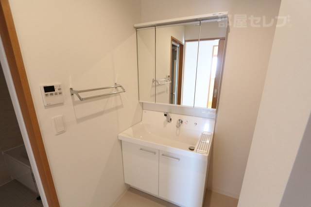 洗面設備　１１０２号室の写真を流用しました。