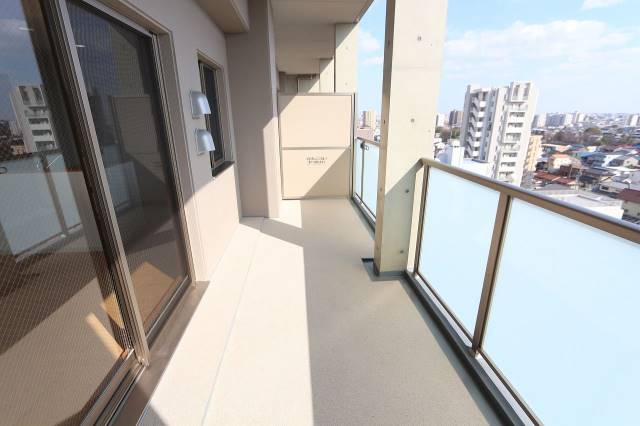 バルコニー　１１０２号室の写真を流用しました。