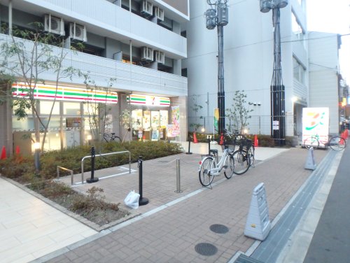 コンビニ　セブンイレブン 大阪南船場2丁目店（コンビニ）まで12m
