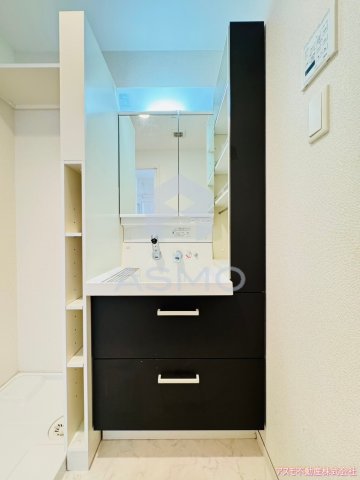 洗面設備　同マンション別部屋　参考写真