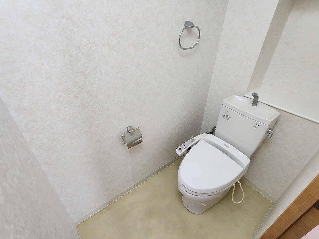 トイレ　癖になるウォシュレット完備