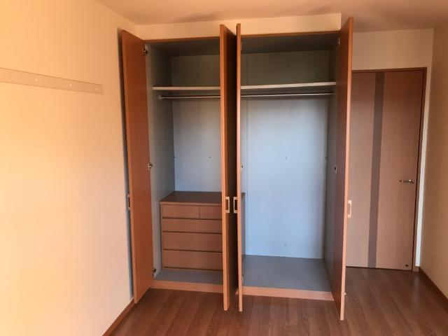 収納　南側洋室クローゼット