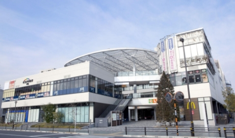 ショッピングセンター　ポンテポルタ千住（ショッピングセンター）まで493m