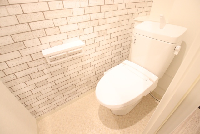 トイレ　※別室の参考写真の為、現況優先です。