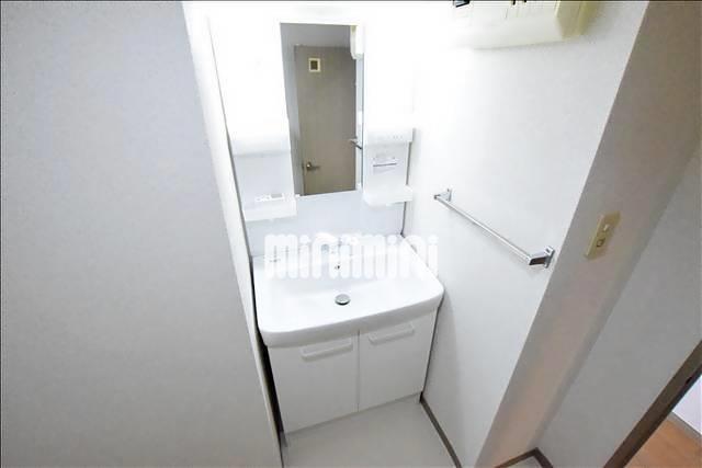 洗面設備　身なりを整える事が出来る独立洗面台です♪