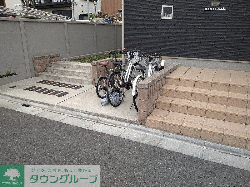 駐車場　駐輪スペース