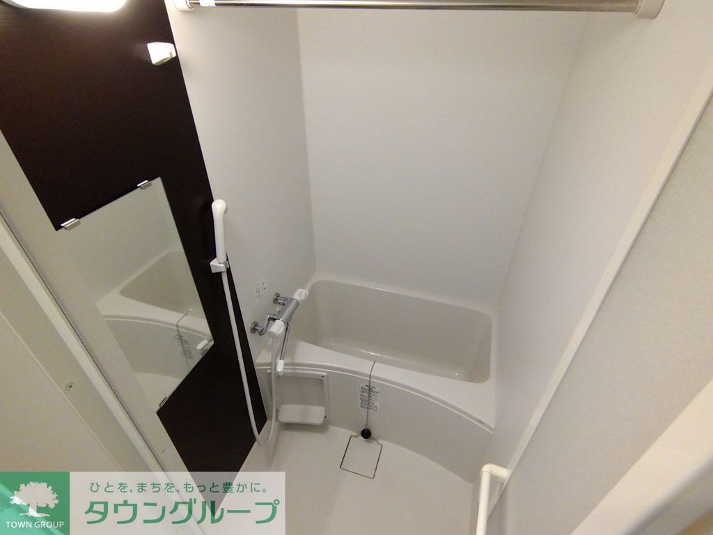 バス・シャワールーム　鏡付きです♪