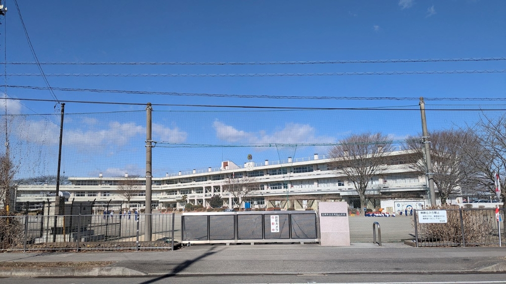 小学校　真岡市立真岡東小学校（小学校）まで405m