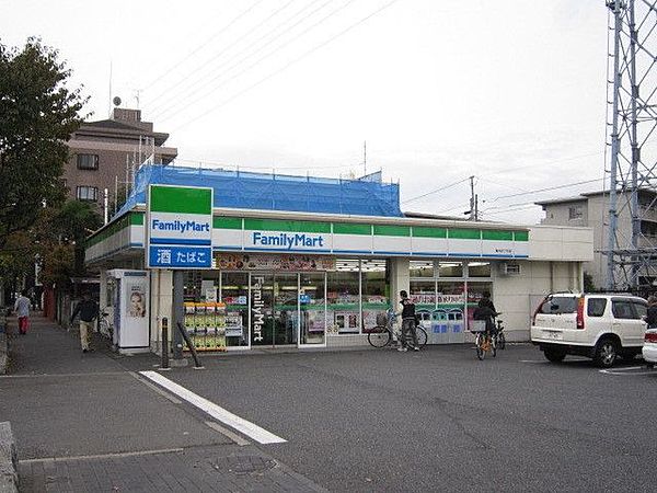 コンビニ　ファミリーマート亀有四丁目店（コンビニ）まで543m