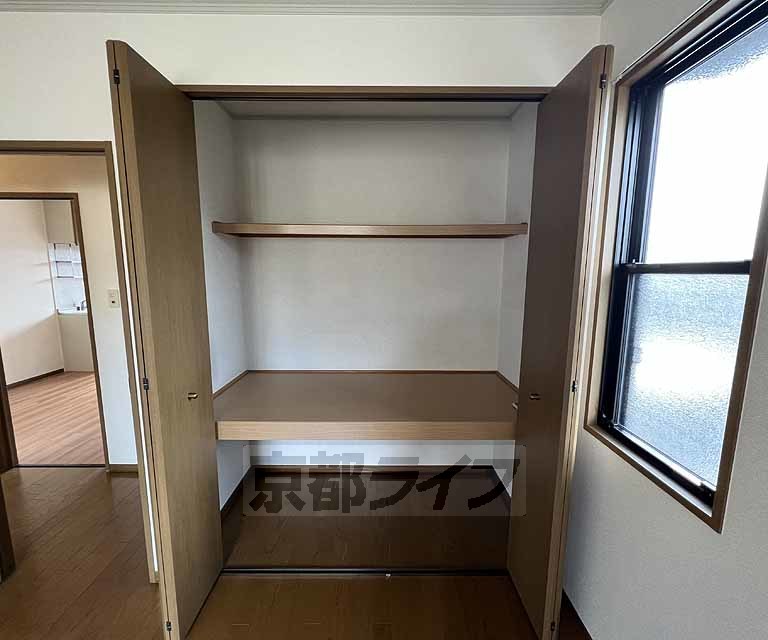 収納　十分な収納力を確保したクローゼットです。