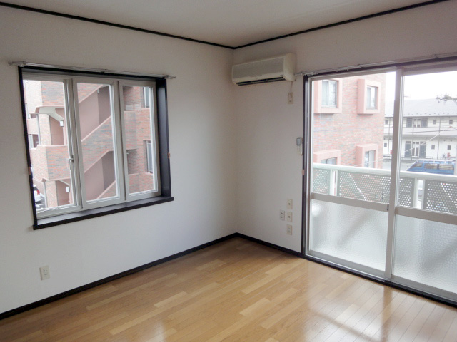 居室・リビング　別室参考写真となります。