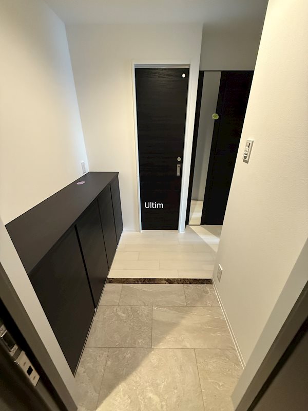 玄関　全て違うお部屋（同じ間取り）の写真です