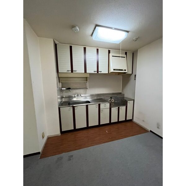 キッチン　収納豊富なキッチン