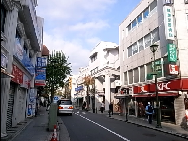 ショッピングセンター　駅前商店街（ショッピングセンター）まで686m