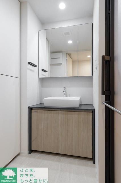 洗面設備　Cタイプ2024年10月撮影 同タイプ1303号室の写真です