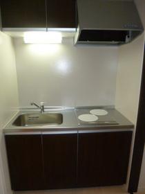 キッチン　コンパクトなキッチンで掃除もラクラク