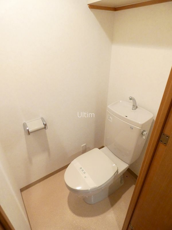 トイレ　違うお部屋の写真です。ご参考までに