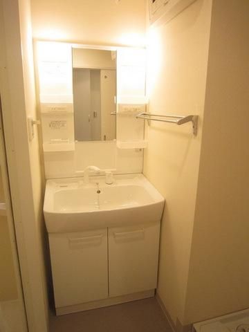 洗面設備　シャンプードレッサー付洗面台