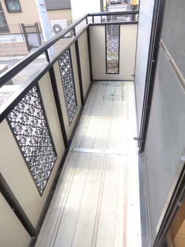 バルコニー　バルコニー完備