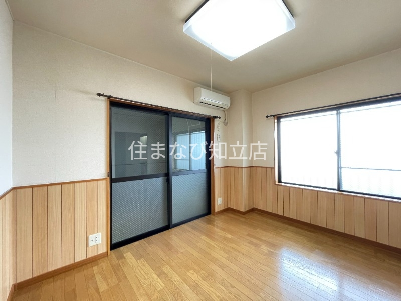 居室・リビング　同型別部屋写真