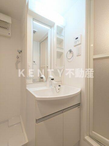 洗面設備　スペースが確保できる洗面所です