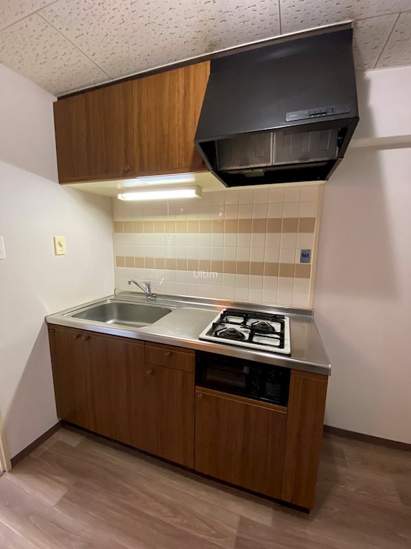 キッチン　違うお部屋の写真です。ご参考までに