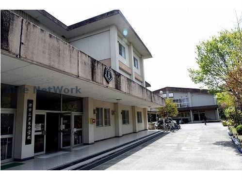 小学校　津市立戸木小学校（小学校）まで3797m