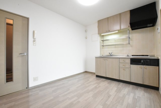 居室・リビング　別号室の画像です。ご参考下さい