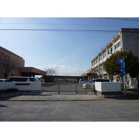 中学校　鈴鹿市立大木中学校（中学校）まで349m