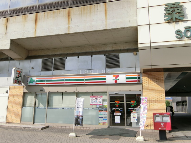 コンビニ　セブンイレブン北海道ST桑園店（コンビニ）まで428m