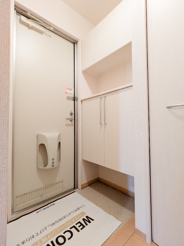 玄関　図面と現状に相違がある場合には現状を優先