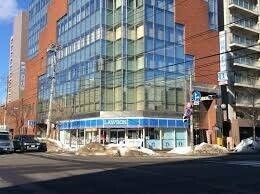 コンビニ　ローソン札幌北3条東3丁目店（コンビニ）まで2m