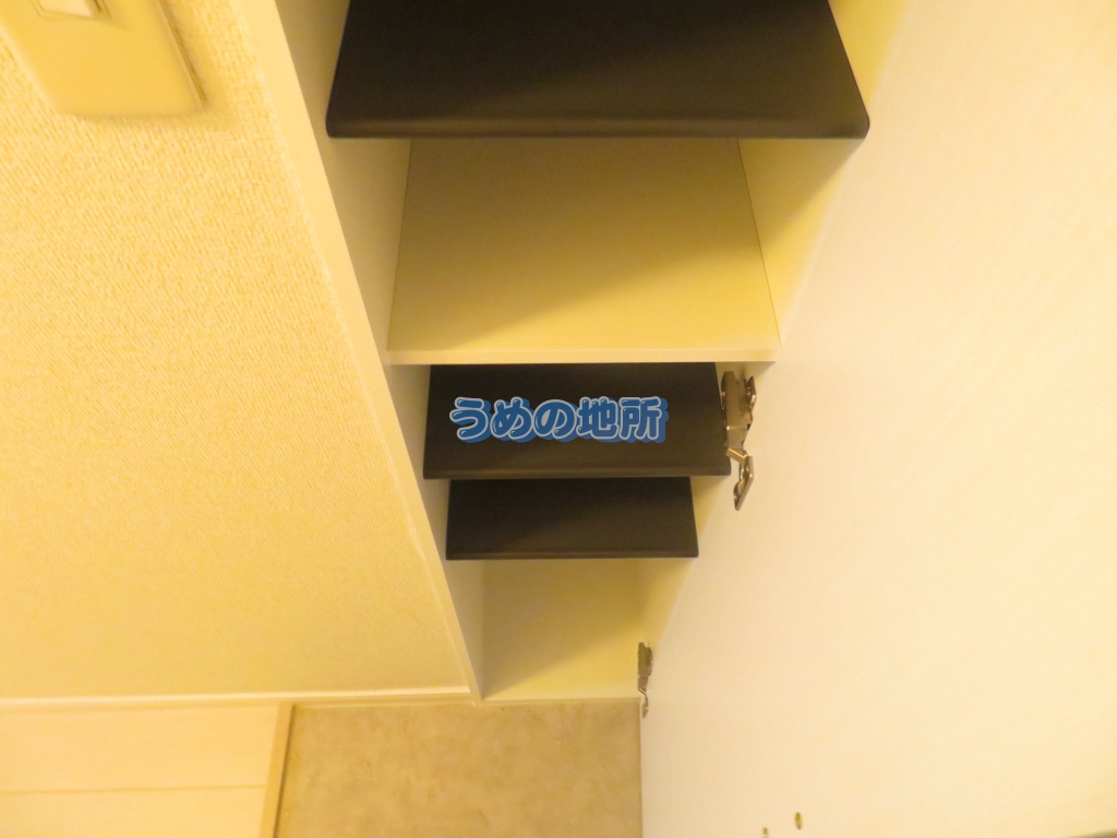 その他　靴箱下