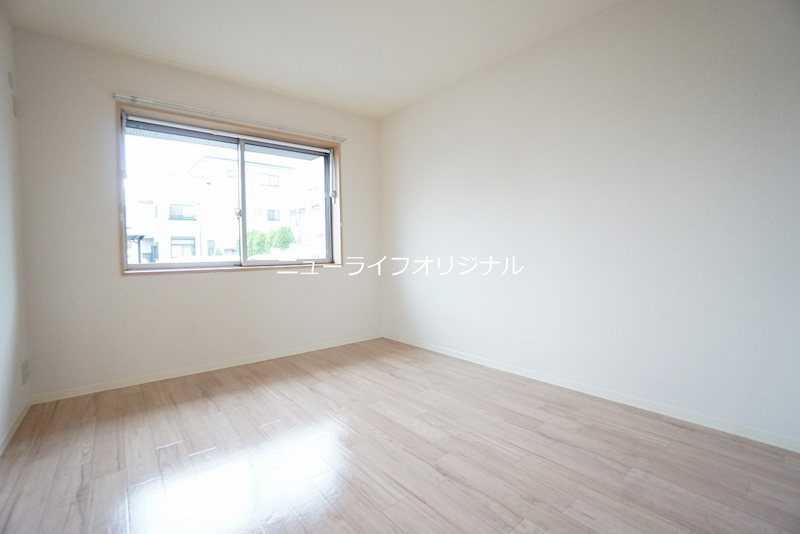 その他部屋・スペース　ベッドがゆったりと配置できる主寝室に最適な空間。
