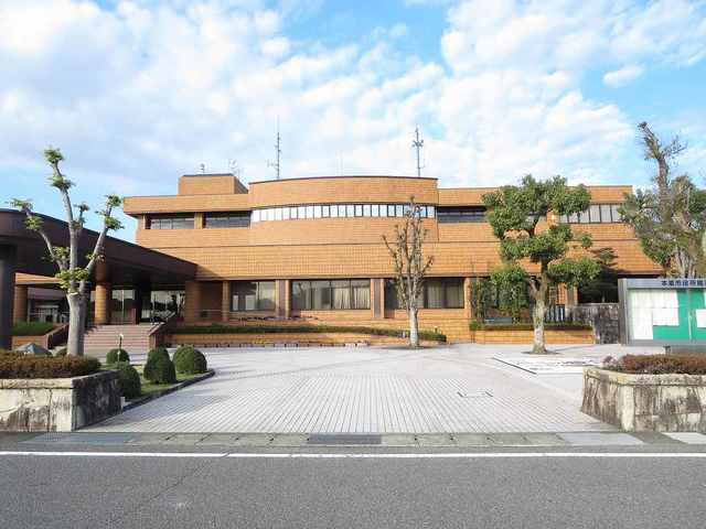 役所　本巣市役所本庁舎（役所）まで800m