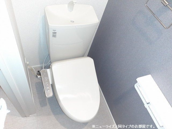 バス・シャワールーム　※参考写真　同建築メーカー施工の同間取完成他物件のものです。