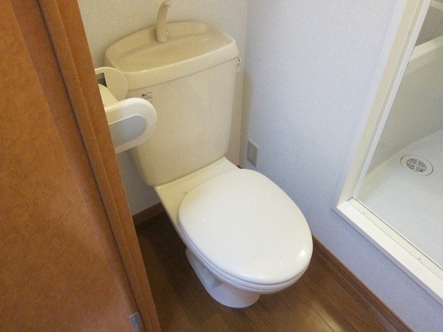 トイレ　同物件別号室