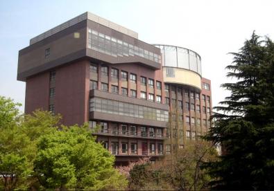 大学・短大　私立目白大学新宿キャンパス（大学・短大）まで776m