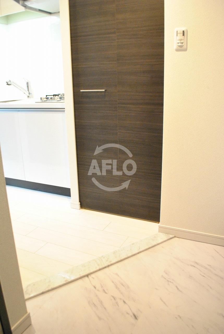 玄関　レオンコンフォート本町　玄関