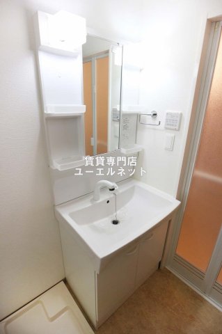 洗面設備　清潔感ある独立洗面台で毎日気持ちよく♪